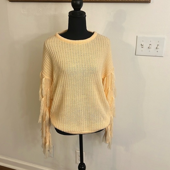 NWT Simplee Sweater W/Fringe Sleeves, Sz. M. - Picture 1 of 12